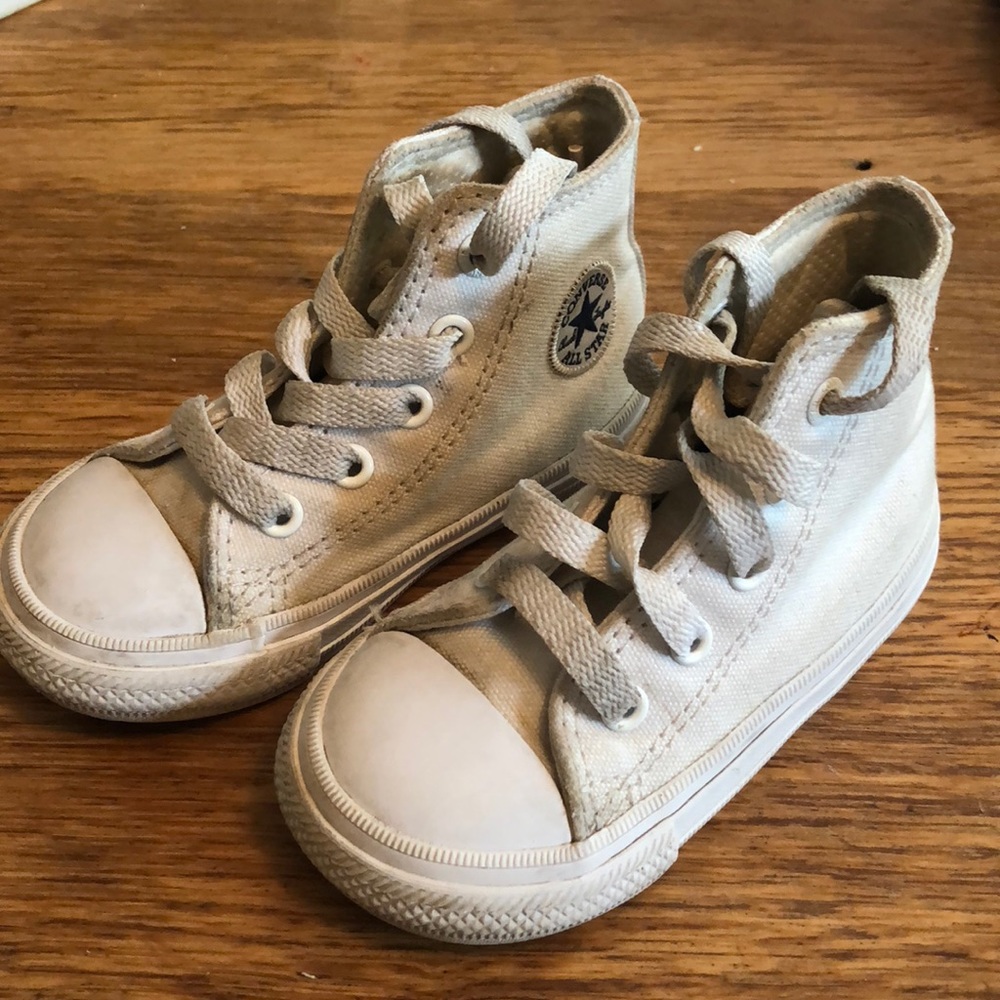 All white converse all stars high tops T6